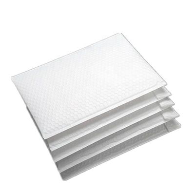白い包装は104g/Mの²の自己のシールの多防水クラフトの泡郵便利用者を囲む